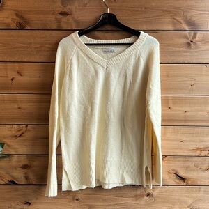 Bêcool V-Neck Sweater in Irish Buttercream Size L